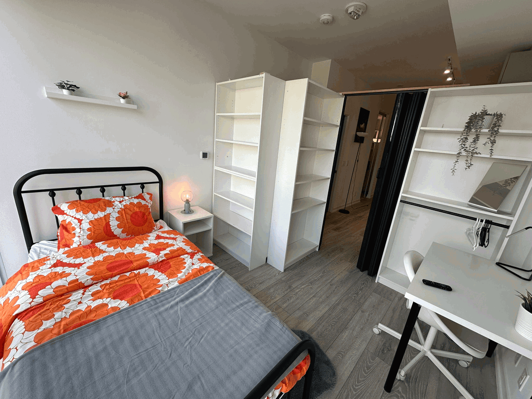 Flex  Room - Mercer Street - Toronto